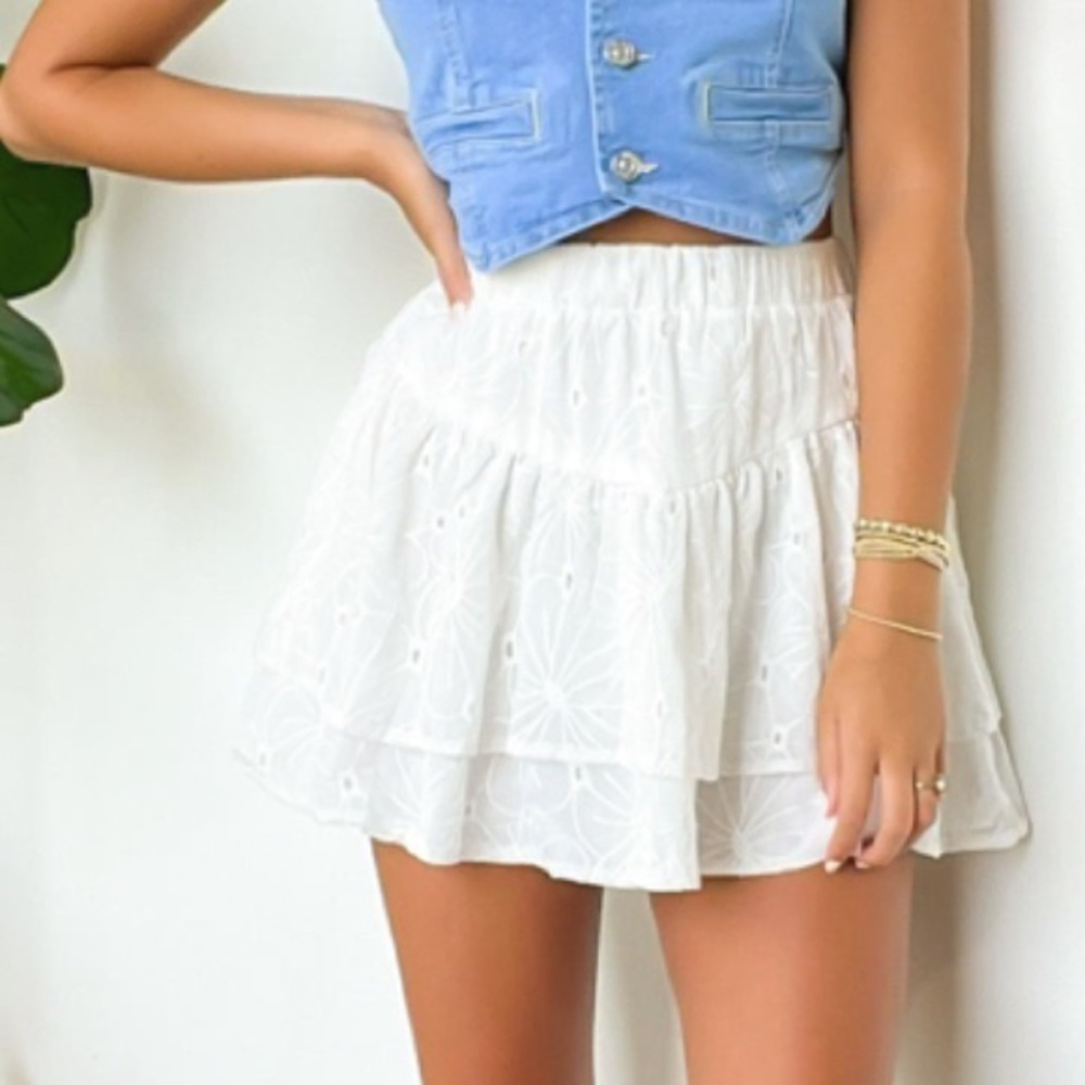 Madison and Mallory White Tiered Skirt Boho Eyelit Flowy Floral Ruffle skirt